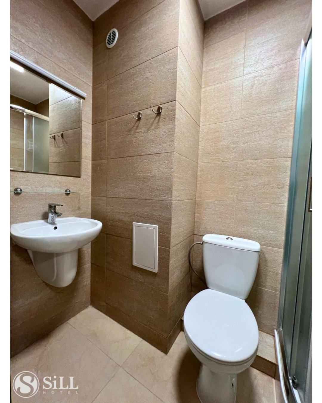 Hotel Sill Кельце Екстер'єр фото