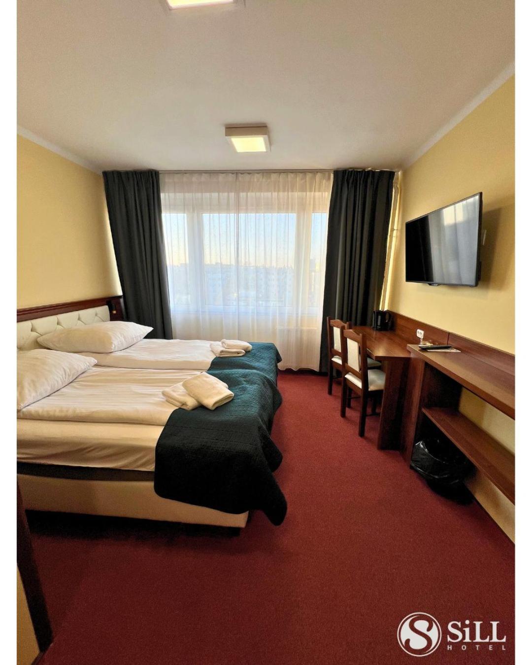Hotel Sill Кельце Екстер'єр фото