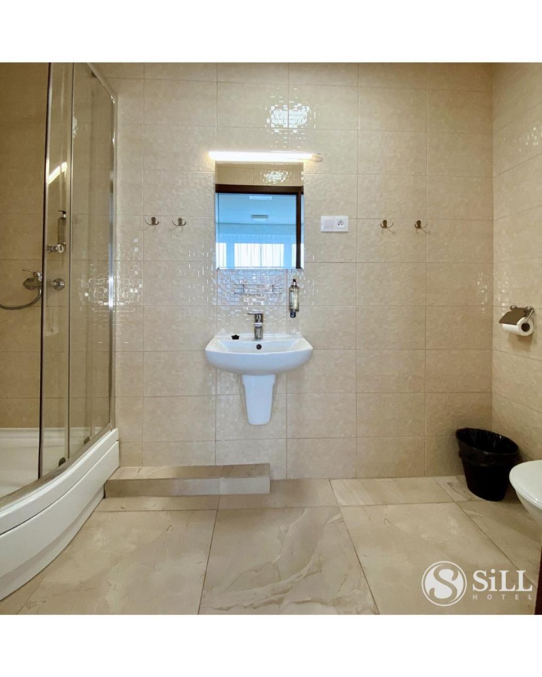 Hotel Sill Кельце Екстер'єр фото